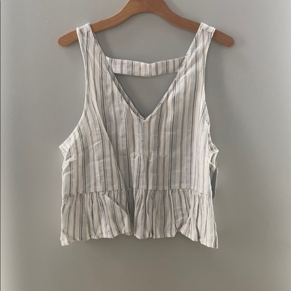 🎉 Host pick 🎉 BP. peplum tank